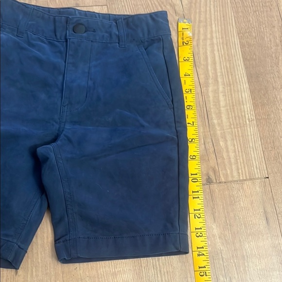 Old Navy Kids Quick Dry Shorts - Picture 6 of 6